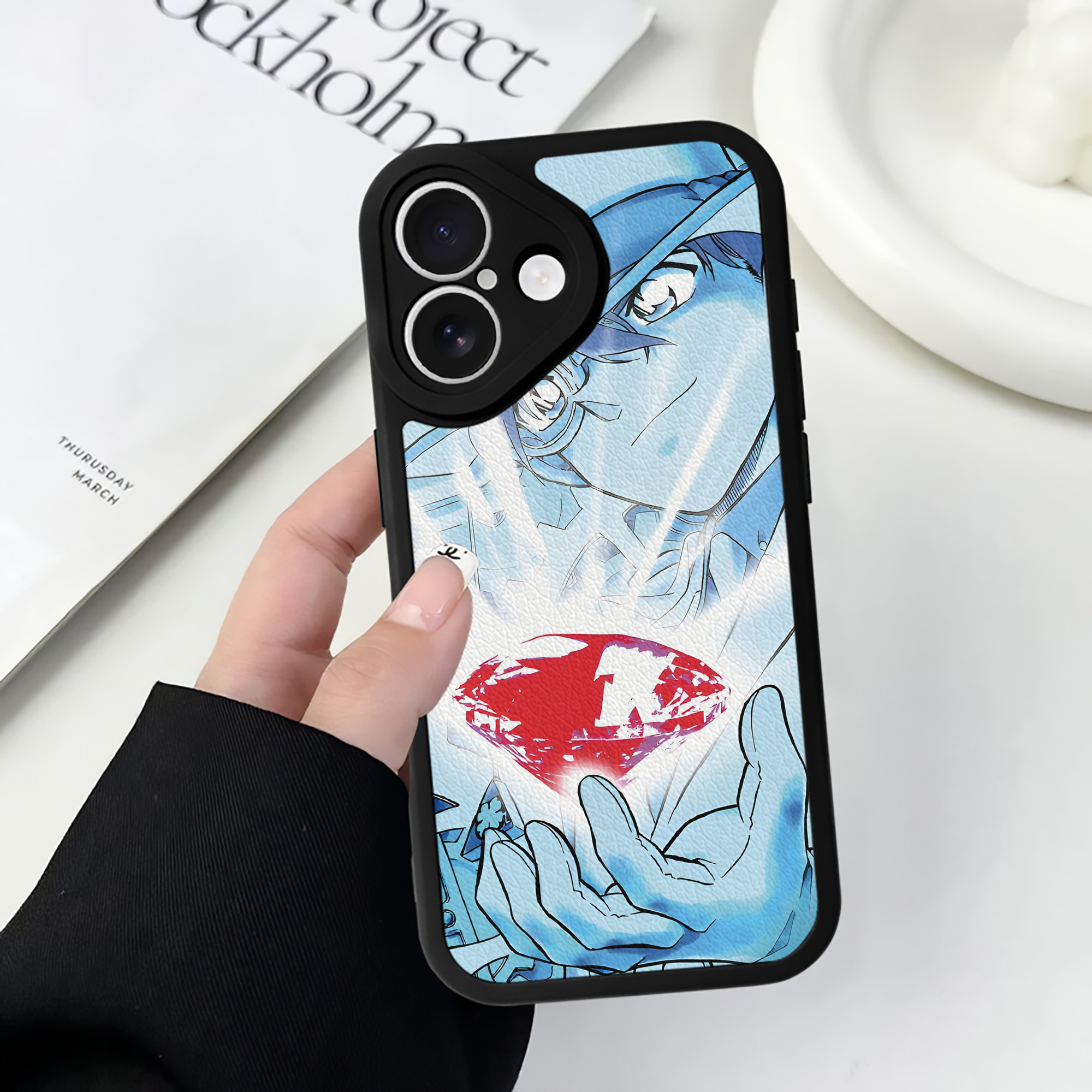 （画像用） 名探偵コナン Detective Conan 【iPhone 16シリーズ対応】シリコンスマホケース（レザー調） 材質：シリコン